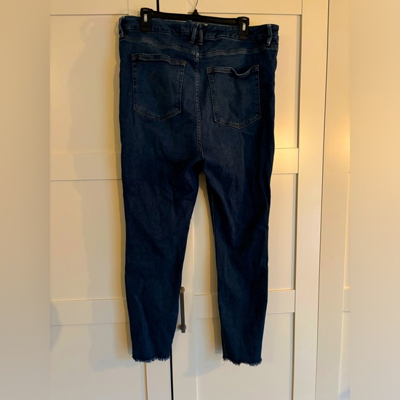 Good American Jeans Size 18 Skinny Distressed - Picture 2 of 4